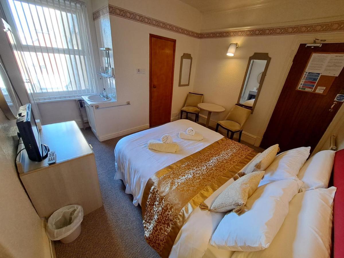 Lily Hotel Блэкпул Экстерьер фото